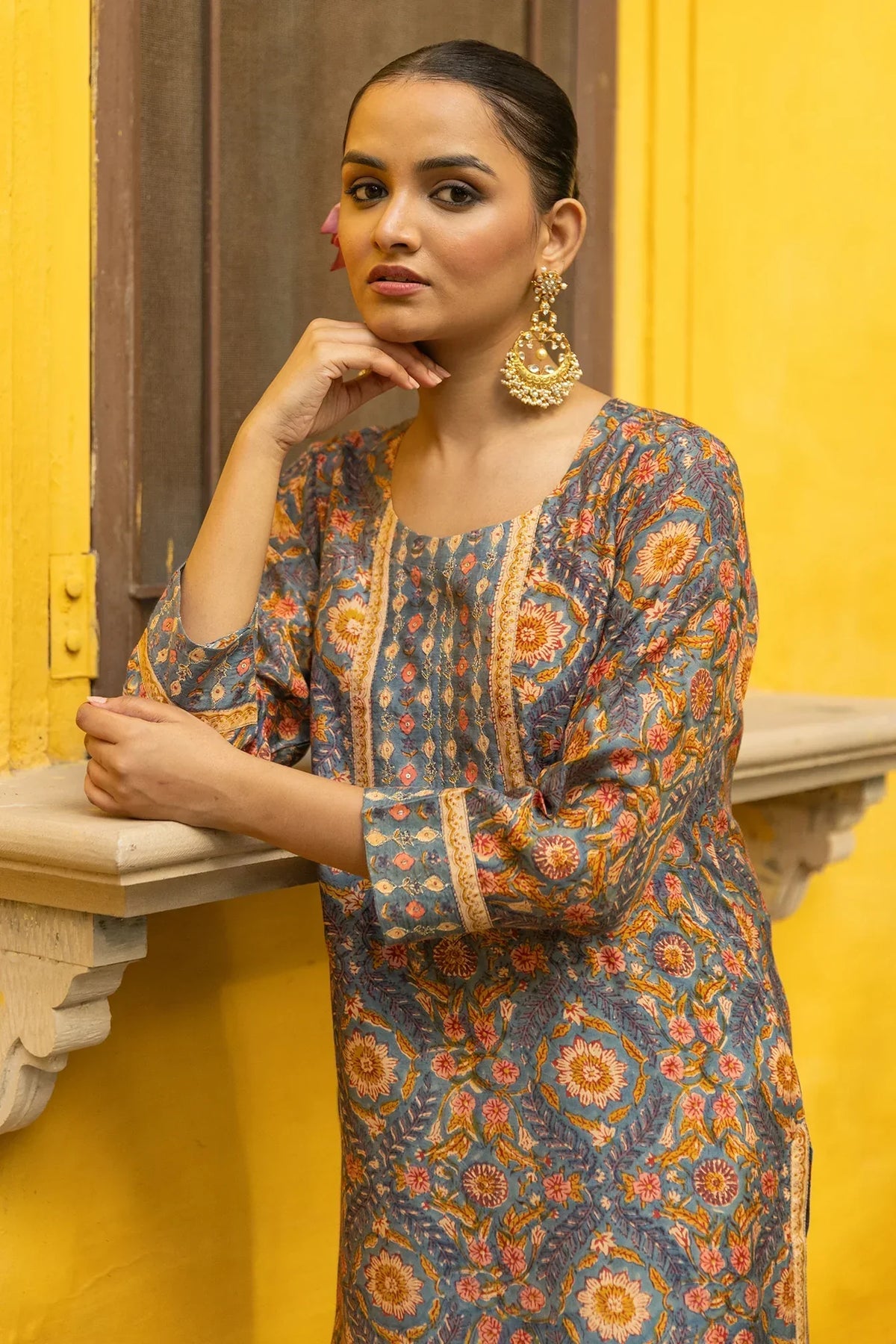 Discover Ethnic Festive Outfits for Maha Shivratri: Celebration Wear for Ladies at The Vishnu Store