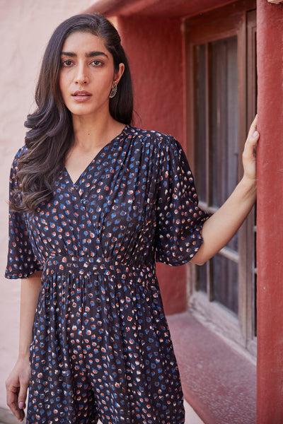Why Vishnu Store’s Ethnic Wear Jumpsuits Are a Must-Have This Season?