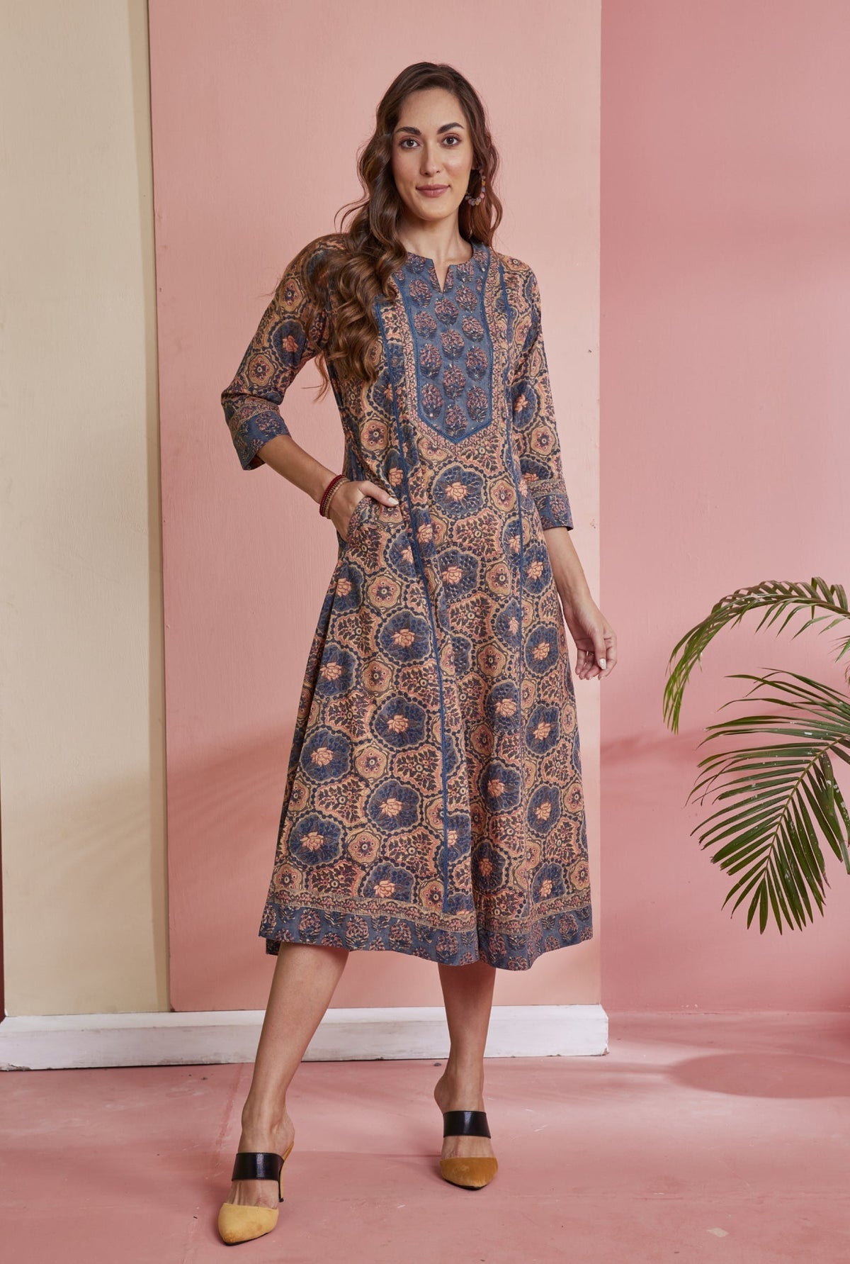 How to Pick the Right Ethnic Wear Kurta for Women for Both Office and Casual Wear?