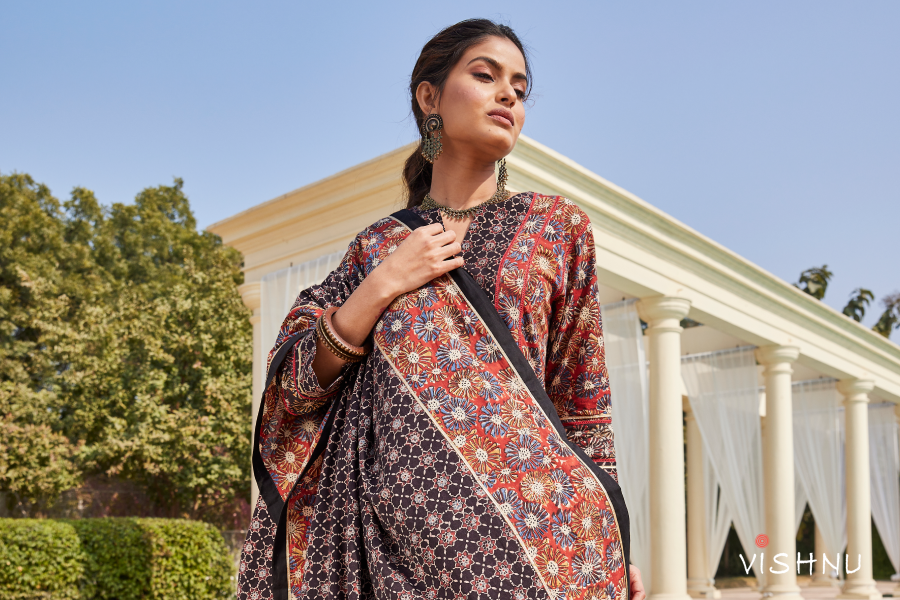 Buy Fiza light green chikankari cotton kurta for ladies | Priya Chaudhary