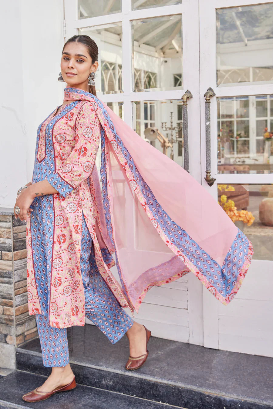 Why Every Woman Needs Printed Dupattas in Her Ethnic Wardrobe | Vishnu