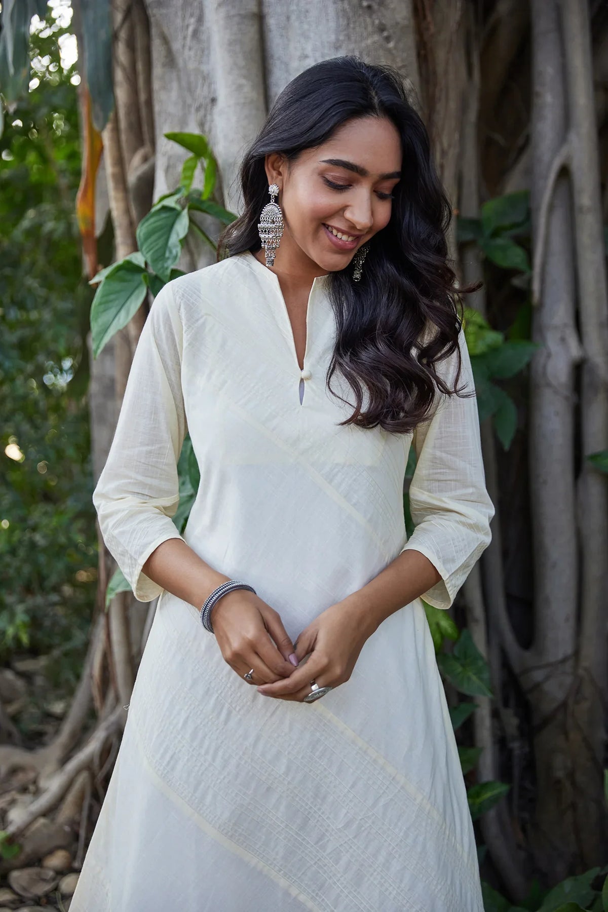 How to Style White Dresses for Onam with Minimal Accessories | Vishnu Store