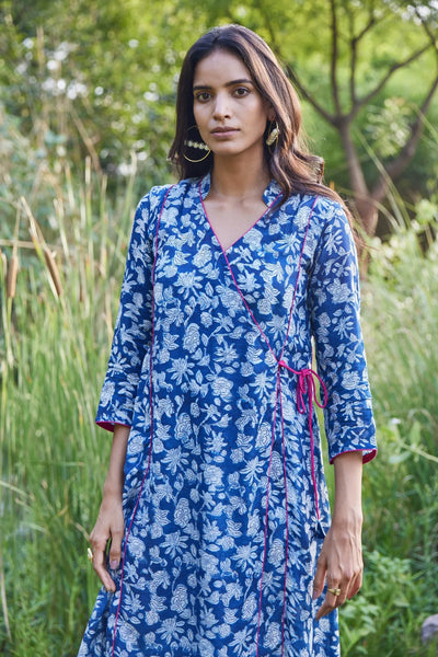 Handcrafted Outfits for Wedding Guests: Discover Printed Kurtas for Women at The Vishnu Store