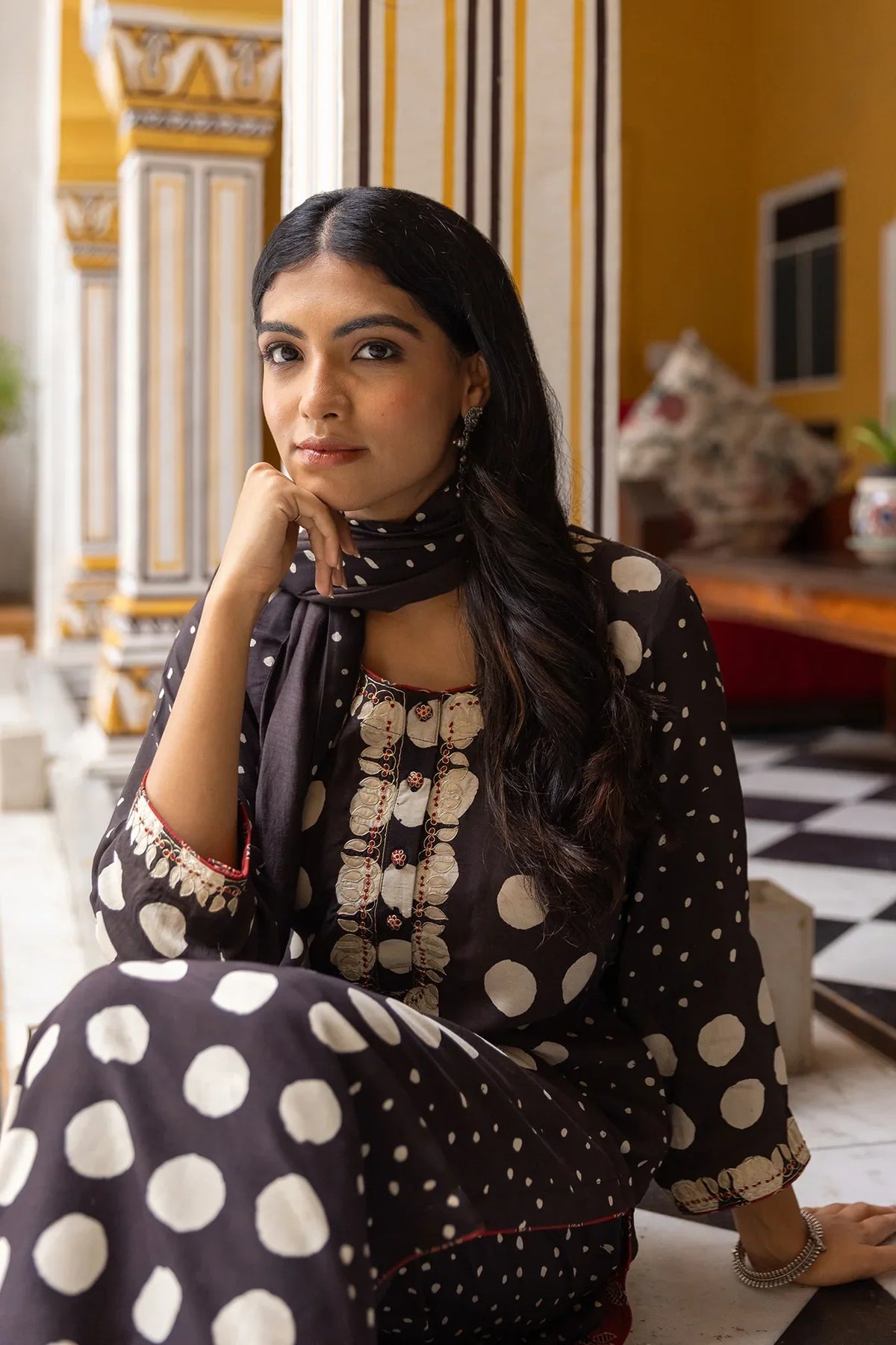 Best Designer Suit Set for Women- Lightweight Ethnic Wear for Summer Weddings at Vishnu Store