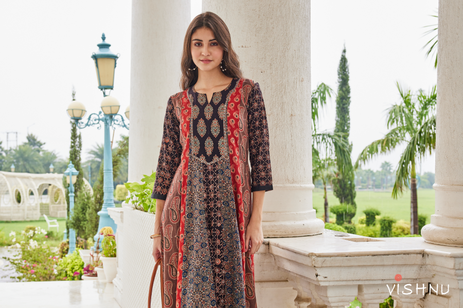 How to pick the exact Indian Ethnic Wear Dresses for yourself? - Vishnu How to pick the exact Indian Ethnic Wear Dresses for yourself? - Vishnu