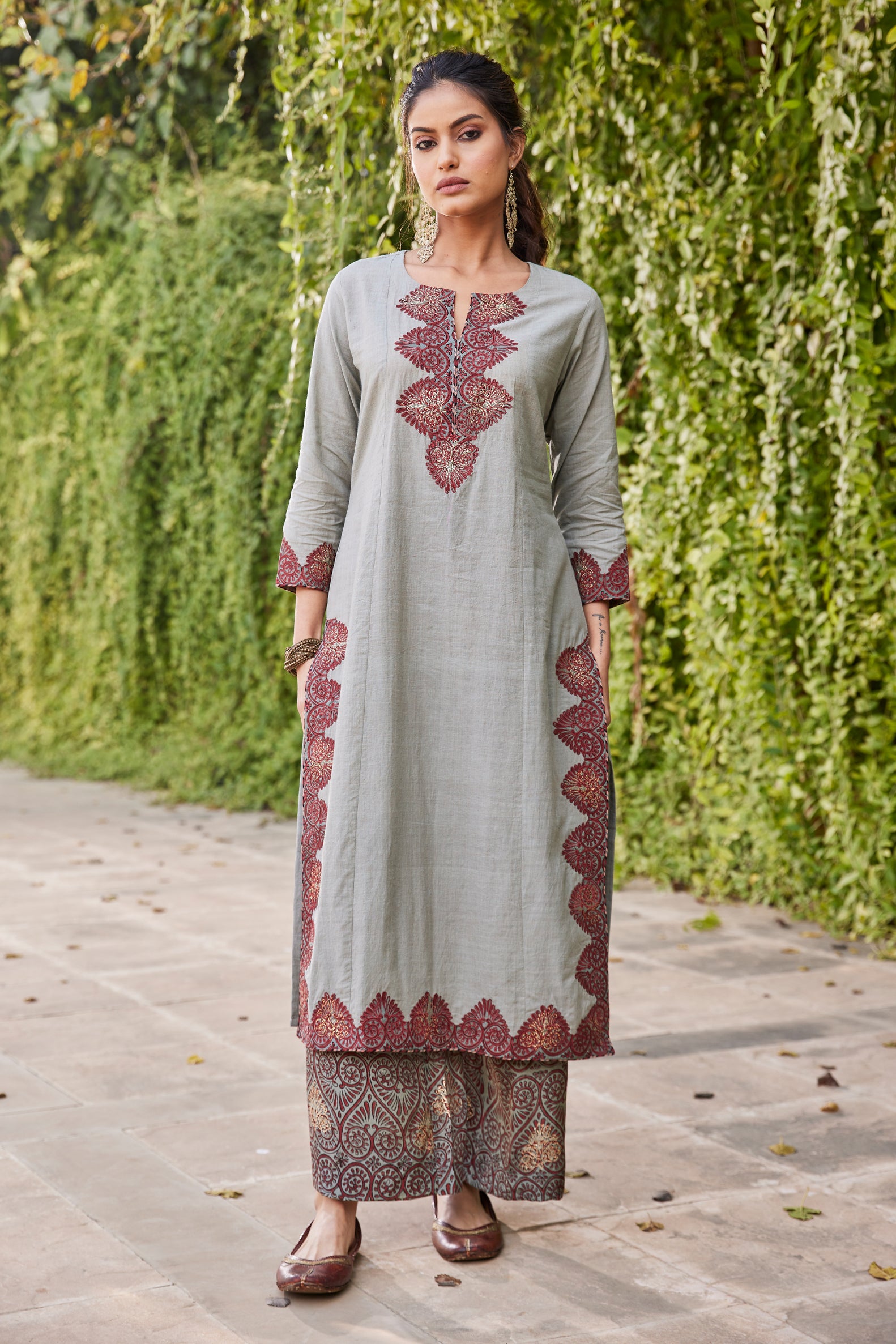 Buy Solid Grey Kurta With Embroidered Bagru Applique