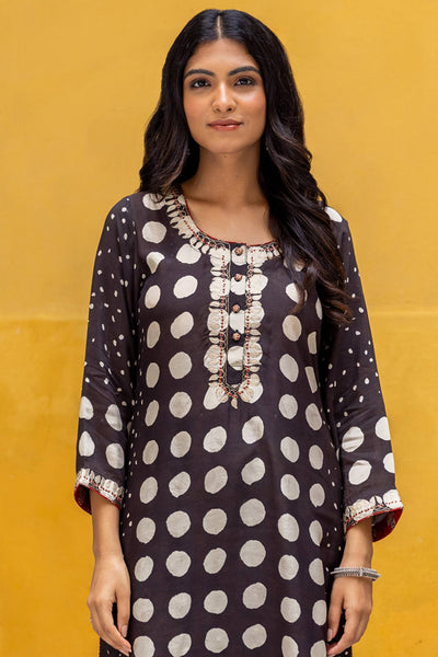 long black and white polka dot kurta