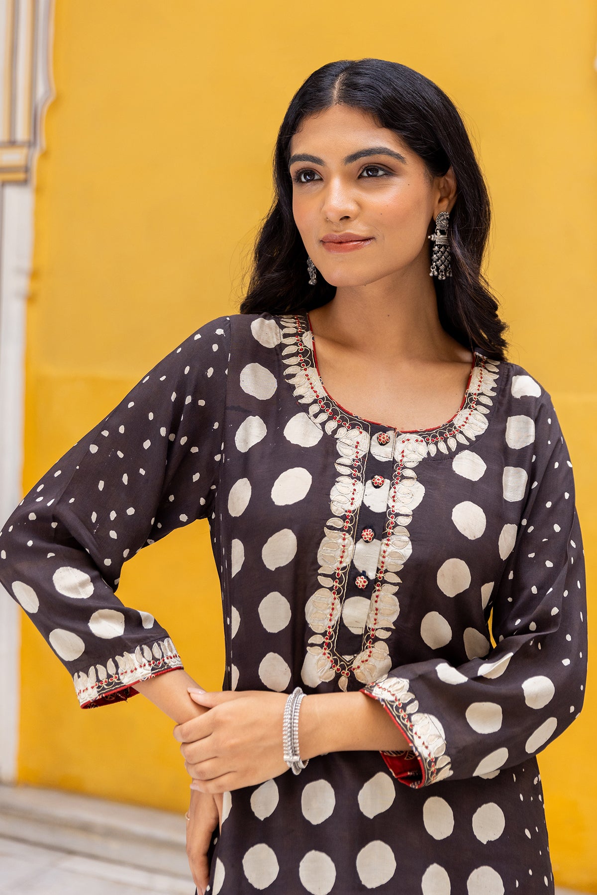 black and white kurta for women