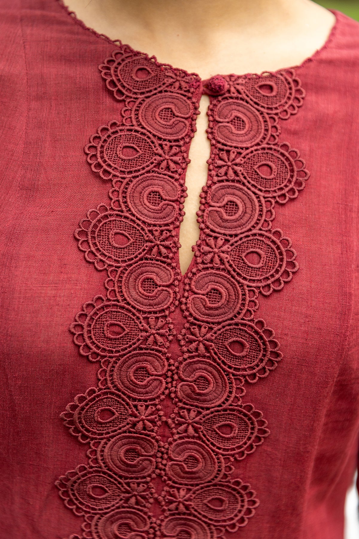 Long Maroon Linen Kurta with Lacework and Qureshia Buttons