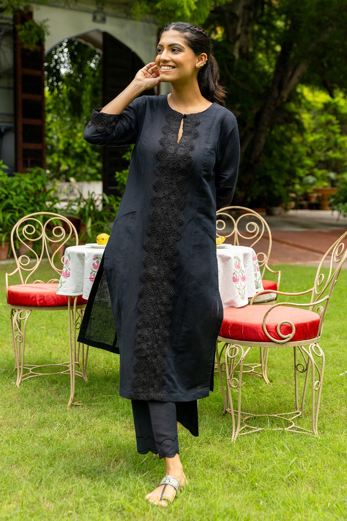 Ethnic Wear black linen Co-ord set with lace detailing