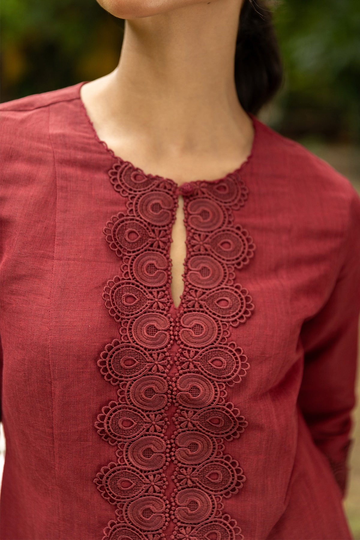 Handwoven Maroon Linen Kurti with Lacework and Qureshia Buttons