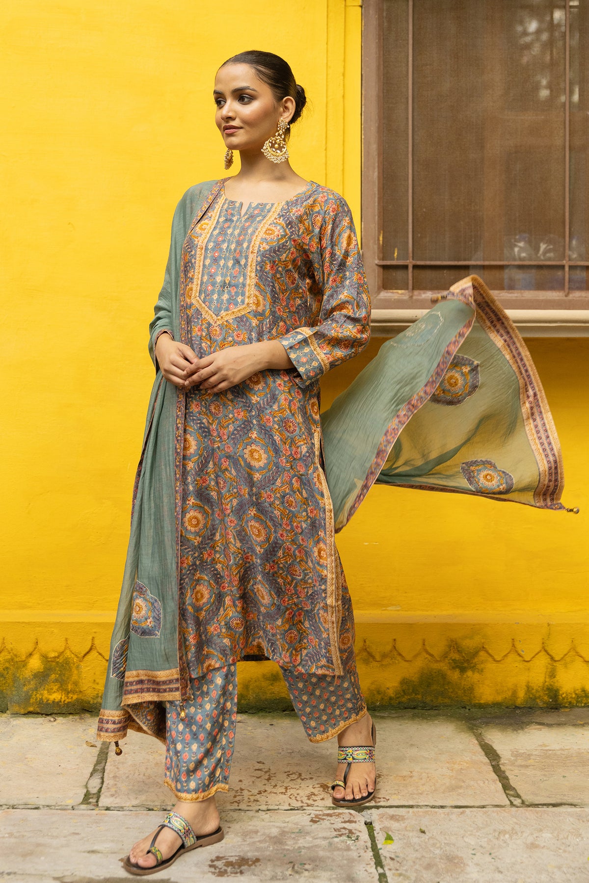 Suit set for women