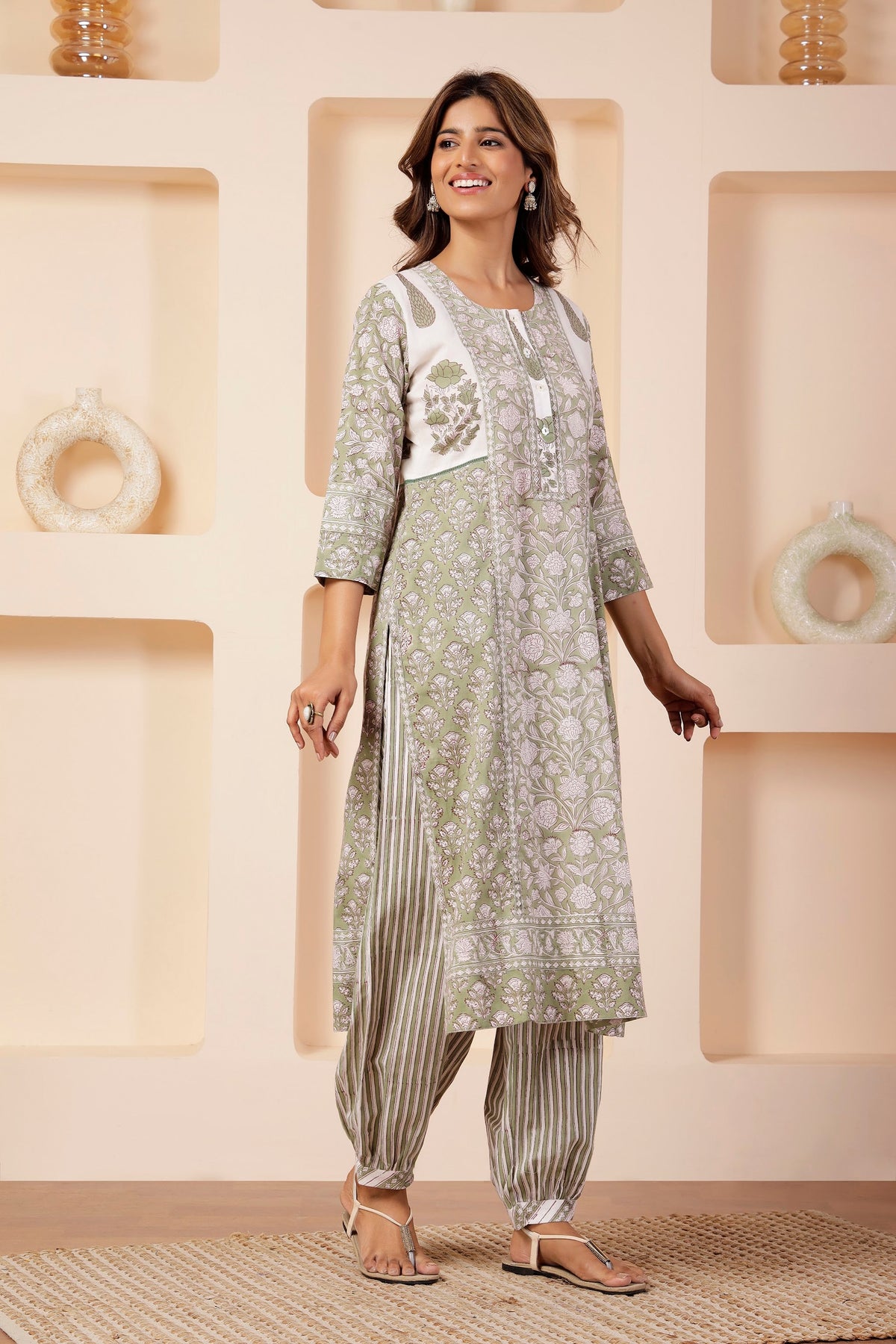 Sage Green Hand Blocki Shoulder-Motif 3-Piece Suit Set