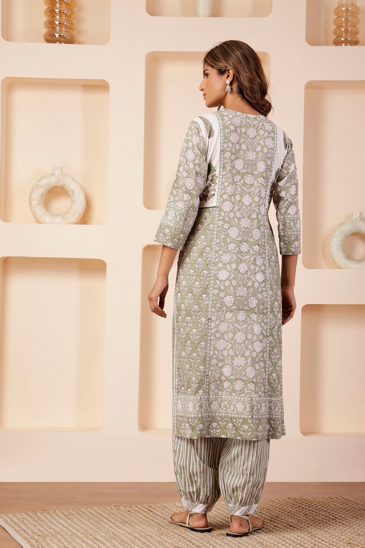 Sage Green Hand Blocki Shoulder-Motif 3-Piece Suit Set