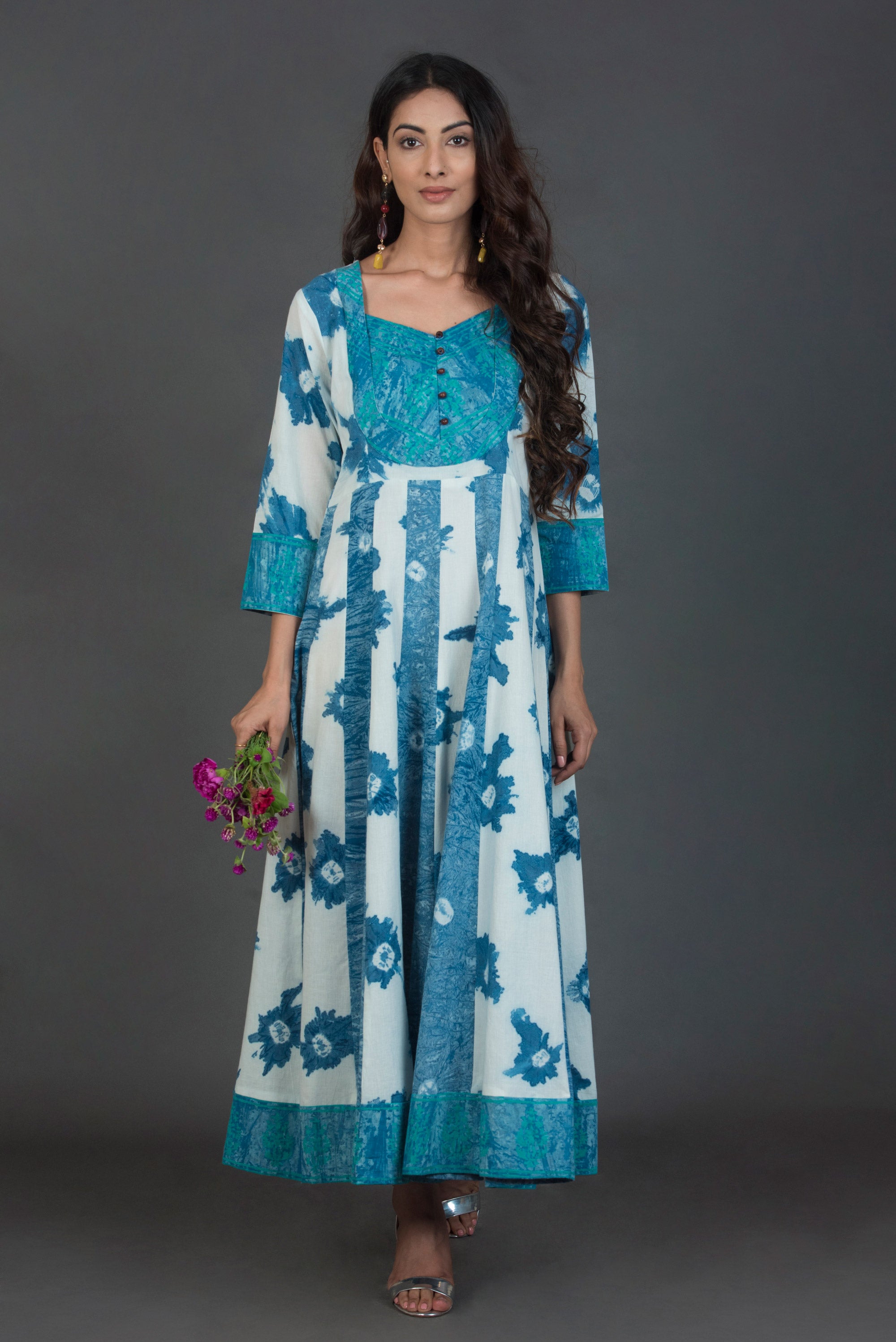 Long ethnic print party dress for guests | INVITADISIMA